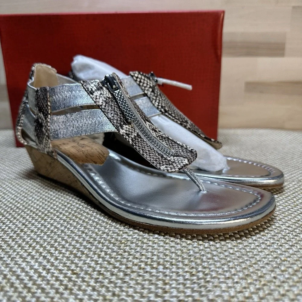 Donald J Pliner NIB Dori Embossed Leather Cork Wedge Thong 6.5 Silver Snakeskin